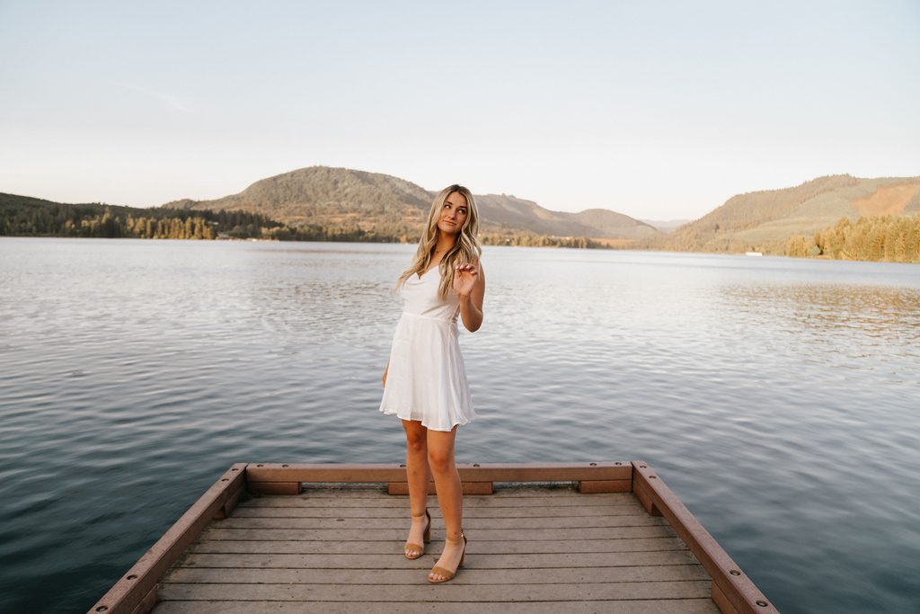 lakeside senior photos near eugene, oregon