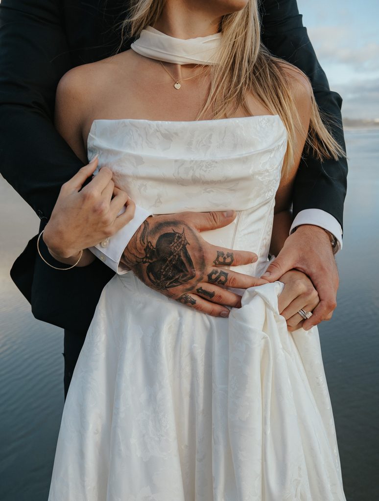 close up of oregon coast wedding details