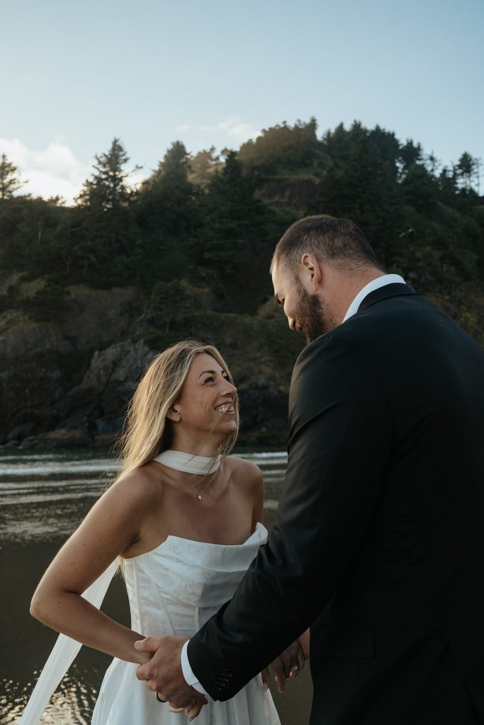 couple portraits on oregon coast