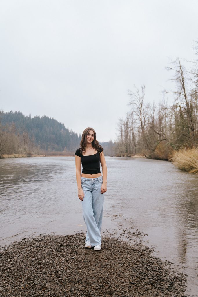 highschool senior posing at clearwater park in springfield oregon
